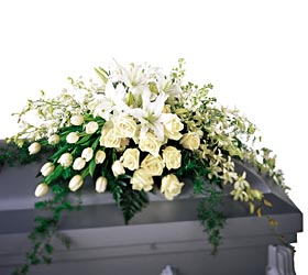 tabut üstü çelenk cenazeye cenaze çiçeği Ankara Bağlum Çiçekçi firma ürünümüz 